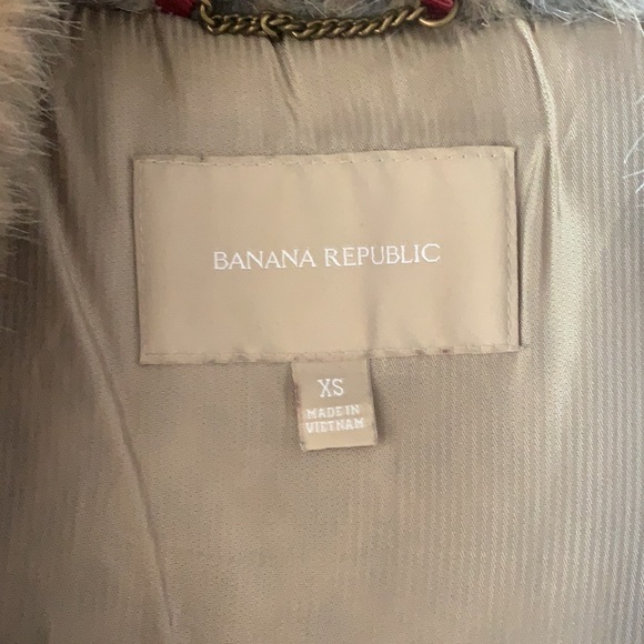 Banana Republic faux fur vest - Picture 2 of 3
